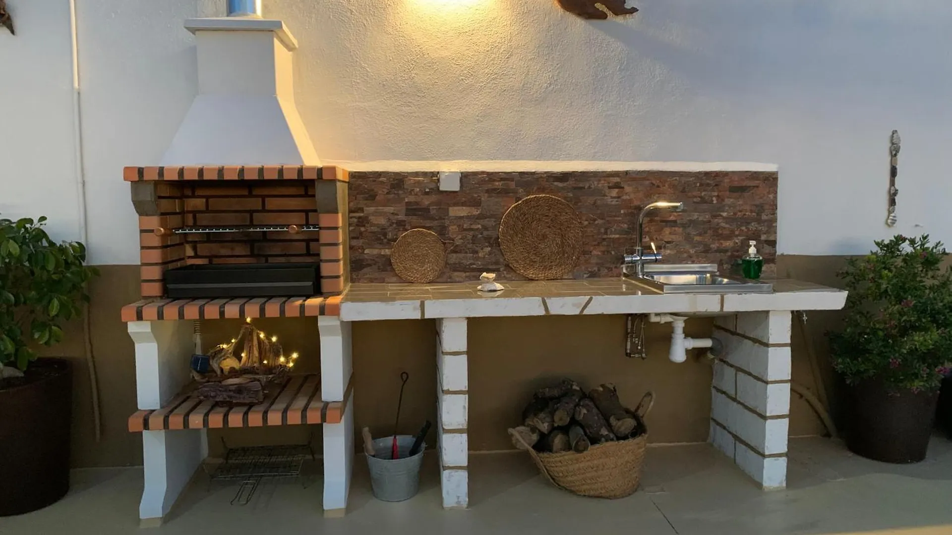 Casa Enric , Con Zona Infantil, Piscina Y Parking Privado Guest House Deltebre