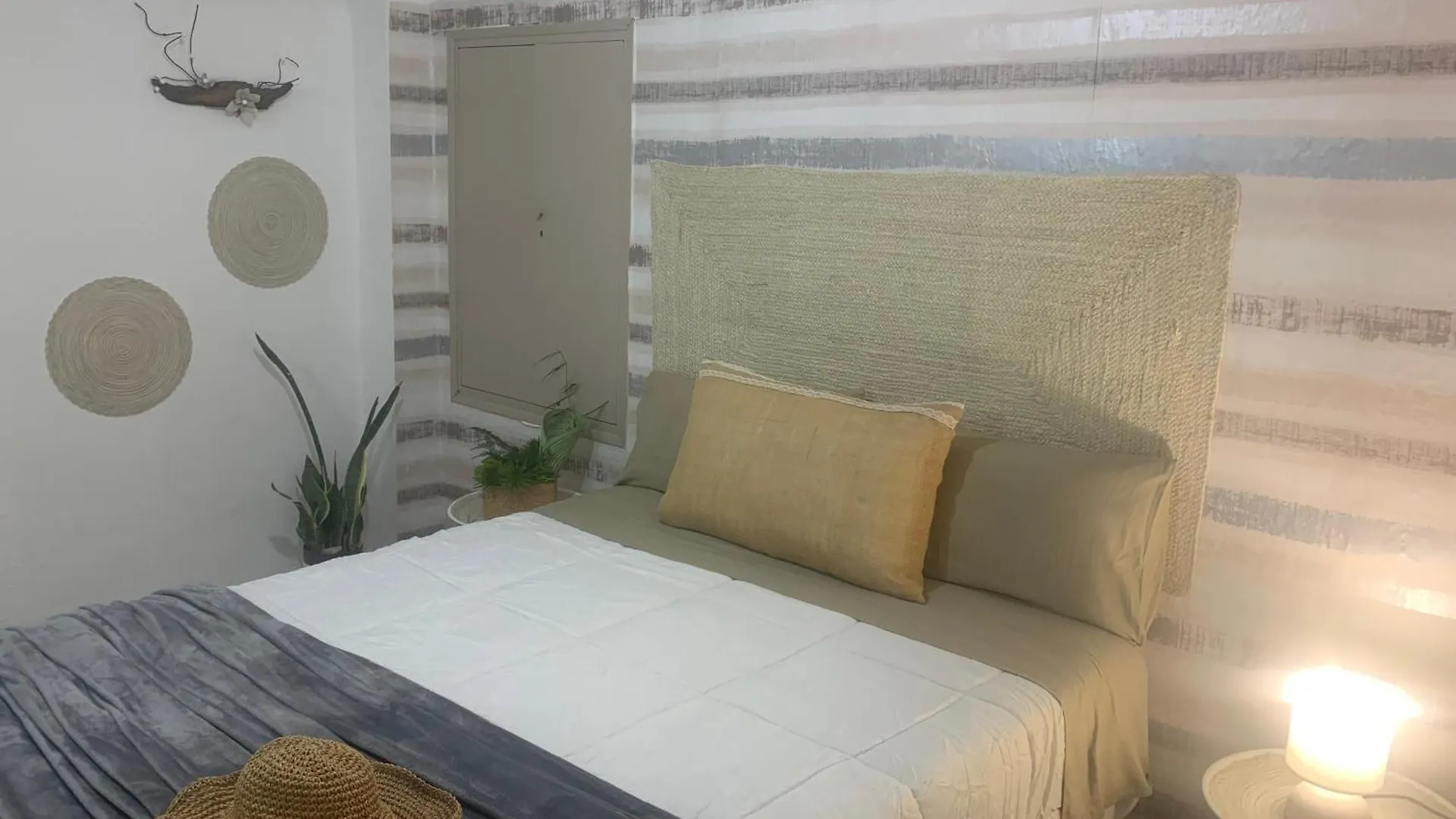 Casa Enric , Con Zona Infantil, Piscina Y Parking Privado Guest House Deltebre Country house