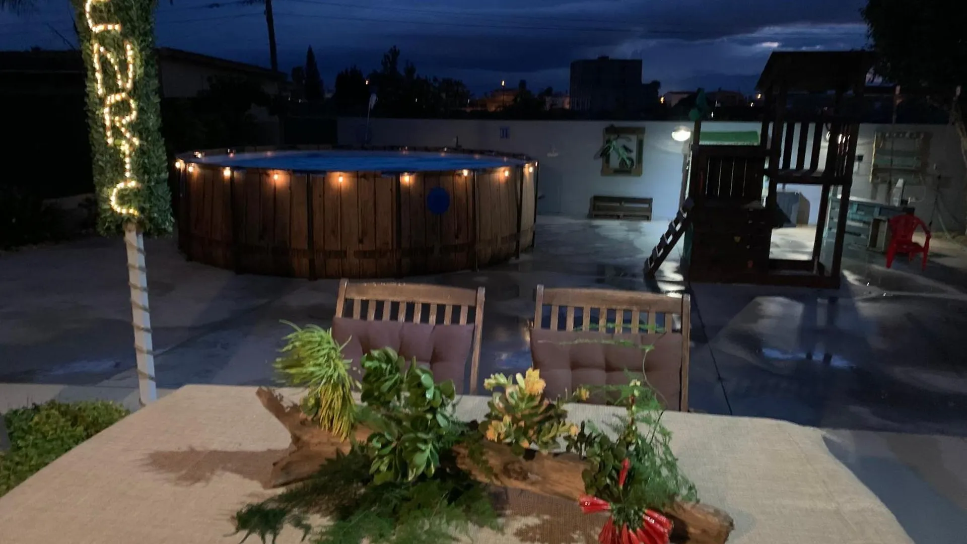 Casa Enric , Con Zona Infantil, Piscina Y Parking Privado Guest House Deltebre