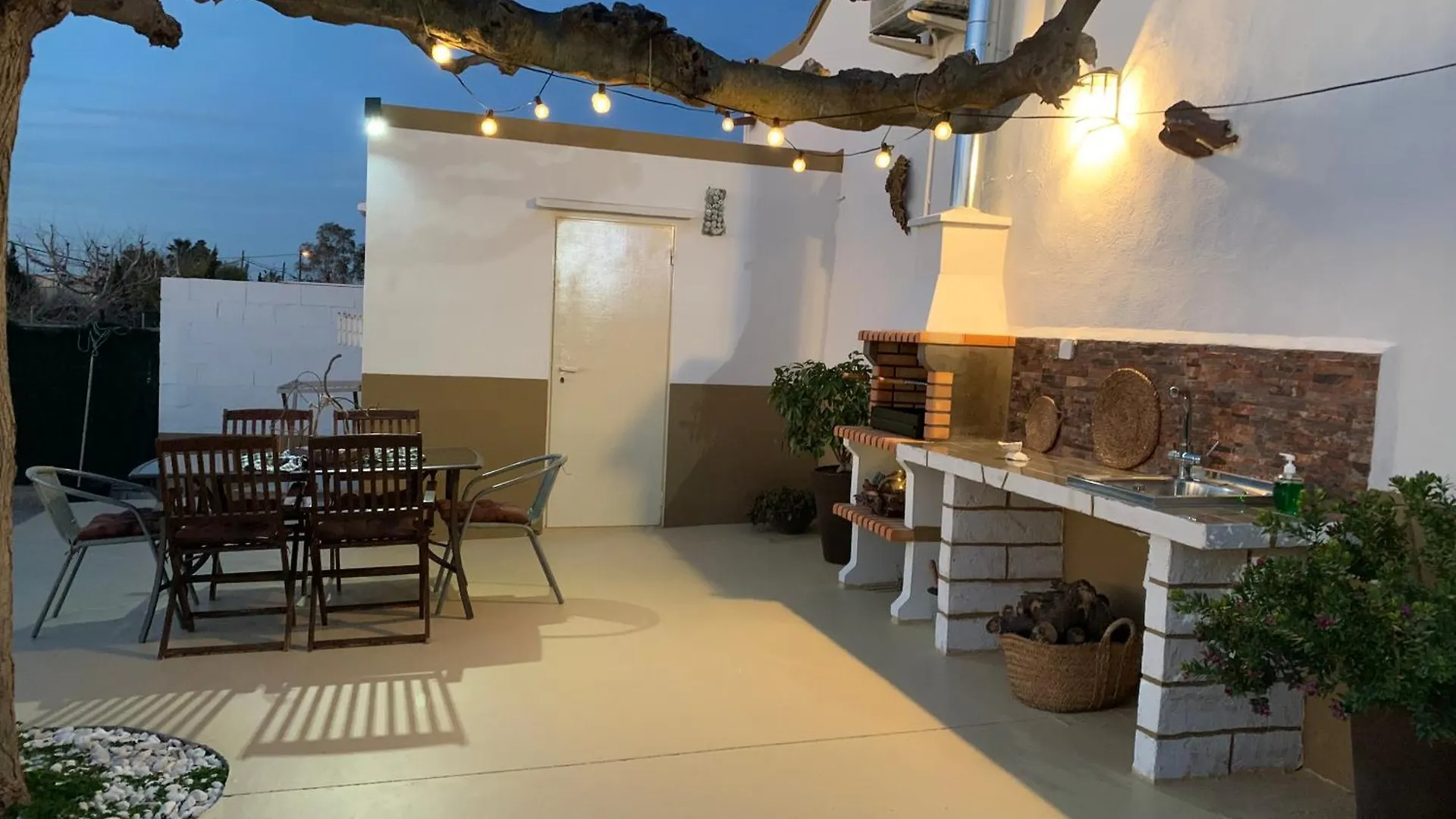 Penzion Casa Enric , Con Zona Infantil, Piscina Y Parking Privado Deltebre 0*,